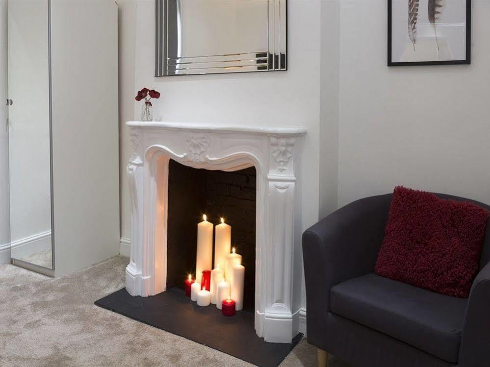 Charming Tower Bridge Apartment Лондон Екстер'єр фото